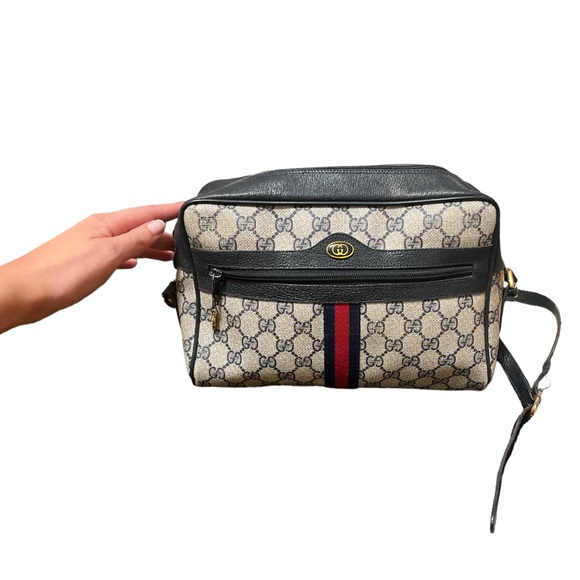 Gucci Handbags - Authentic Gucci Crossbody Bag